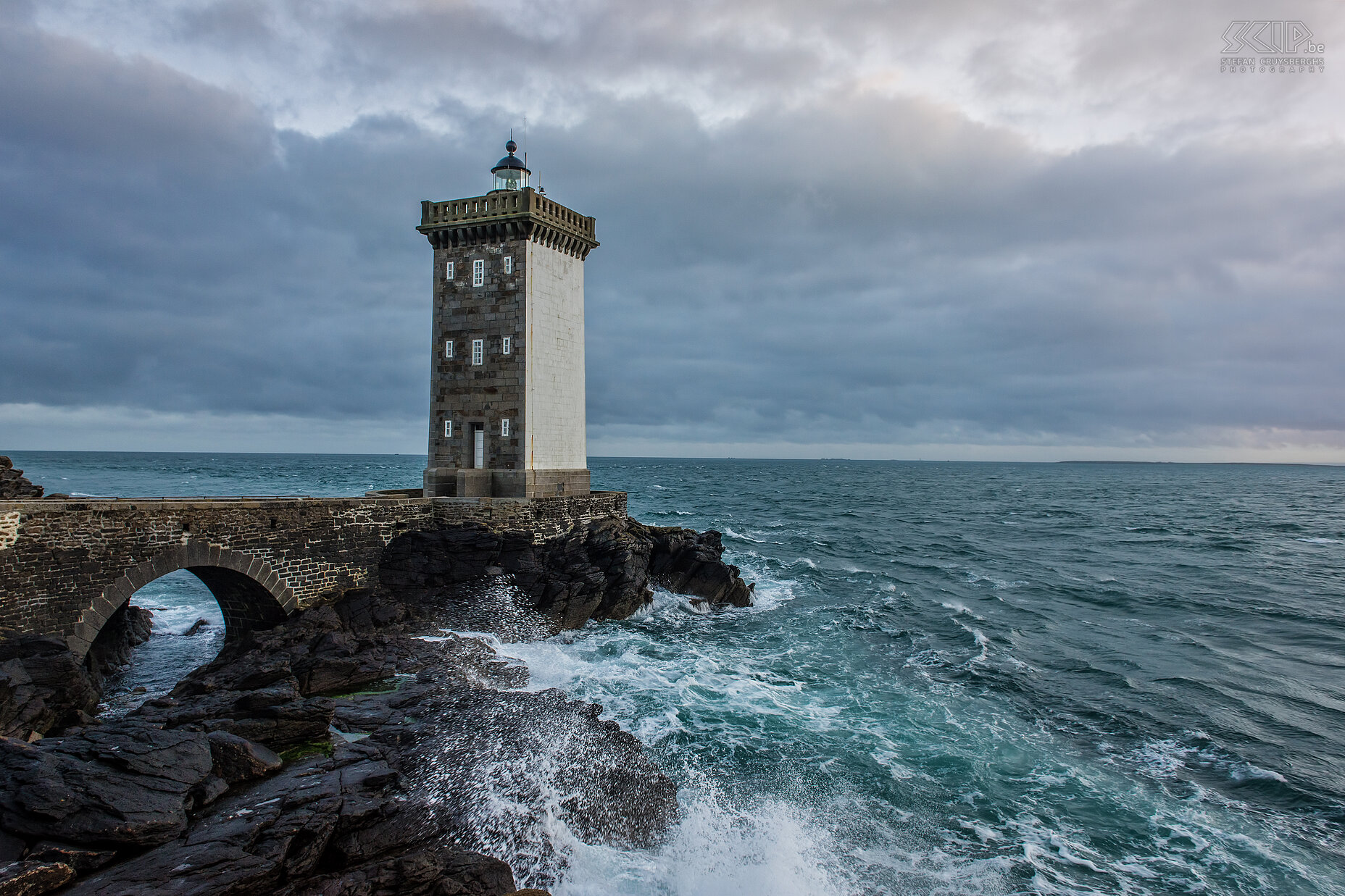 Le Conquet - Phare de Kermorvan The lighthouse of Kermorvan is located Northwest of the village of Le Conquet in the Finistère district in Brittany (Bretagne) in France. It was built in 1849 on a rock at the point of Kermorvan peninsula and is the most western French lighthouse on the main land. Stefan Cruysberghs